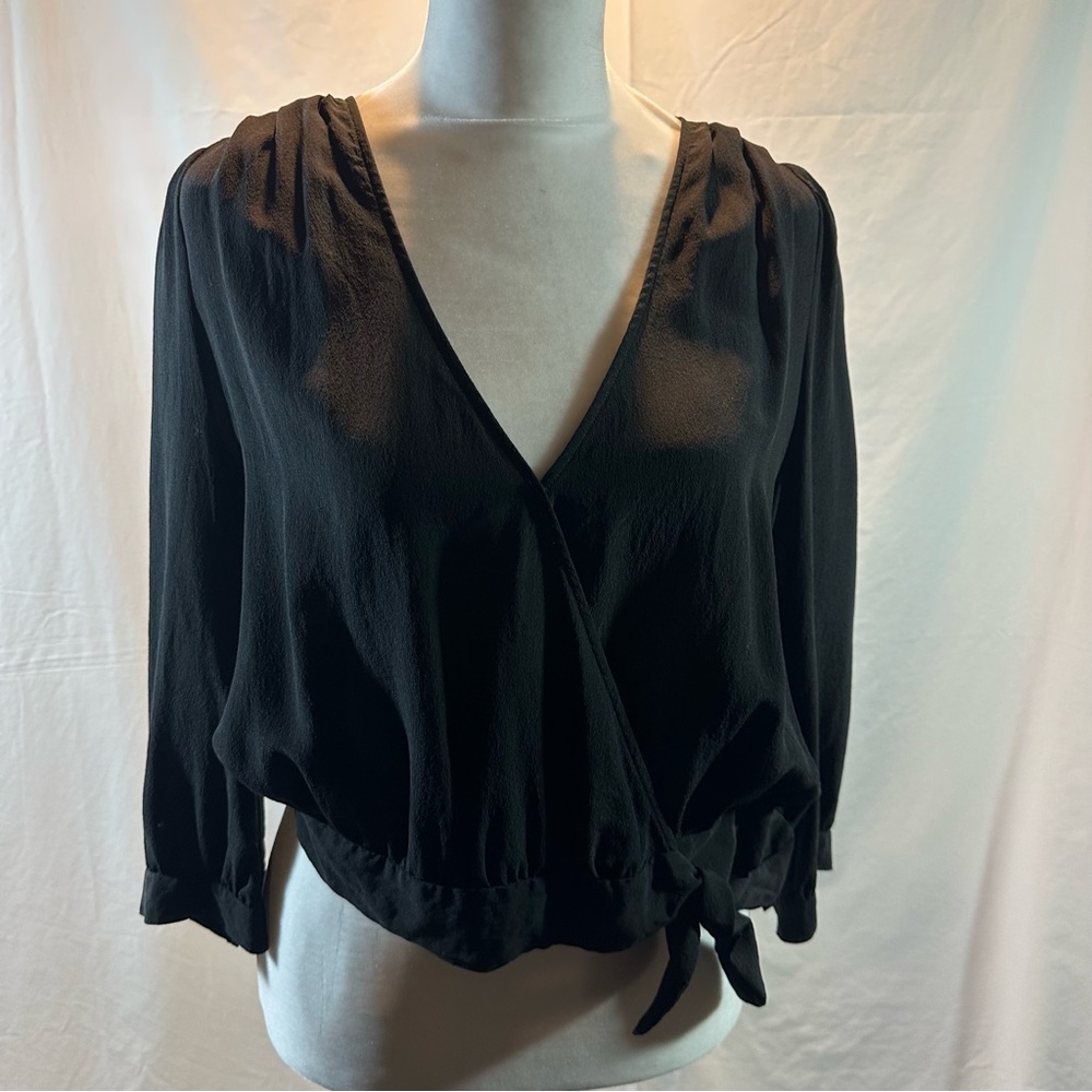 Women’s Madewell Silk Wrap Top in Black V cut Size M EUC